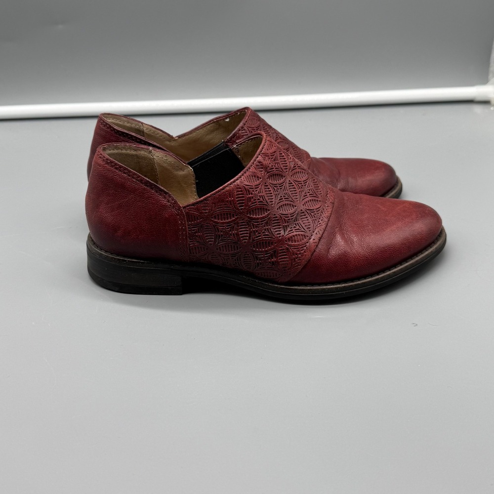 Miz Mooz Burgundy Red Embossed Leather Slip On Loafers Shoes EU 36 US‎ 5.5-6